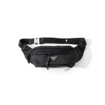 ¥ 580【PRADA】 1BL034 小李 20 * 13 * 4.5 cm 外部拉链口袋 单肩包 斜挎包 胸包（配原包装及防尘袋）小李